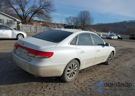 2008 Hyundai Azera Limited z USA, uszkodzony, nr VIN KMHFC46F98A257616